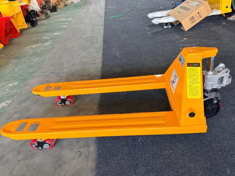 Cách chọn bánh xe cho xe nâng tay sử dụng trên đường gập ghềnh？