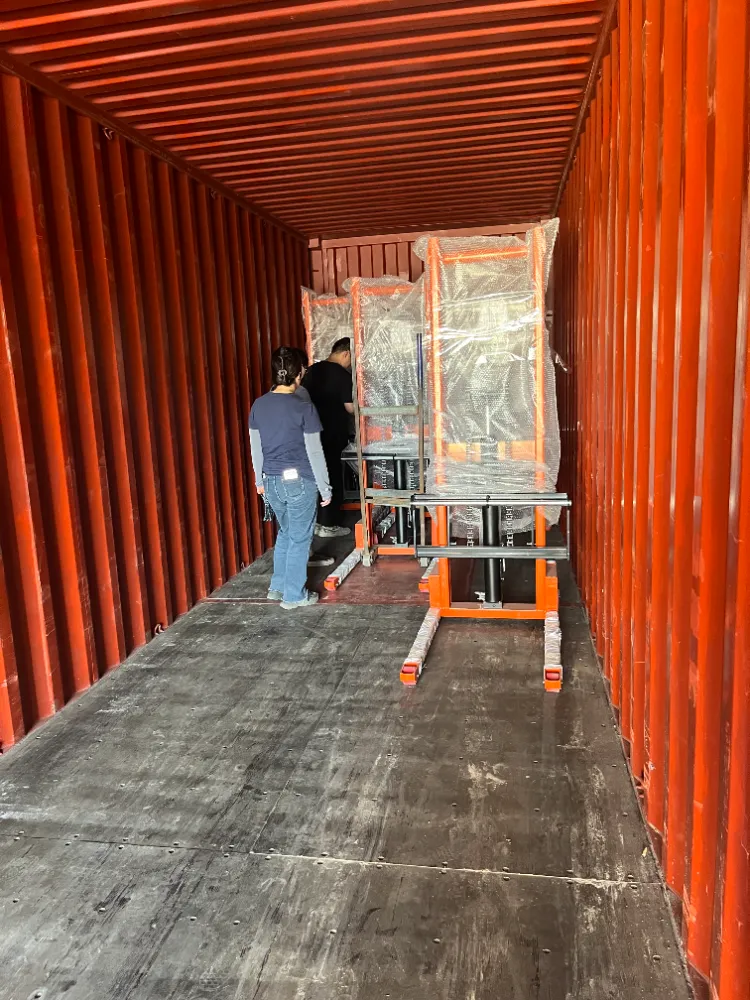 Tải container đầy đủ của máy xếp thủy lực thủ công được vận chuyển đến Nam Phi